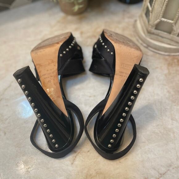 Gianfranco Ferre designer heels black with rivets Sz 40 - Picture 8 of 10